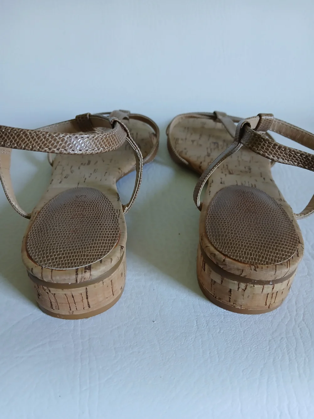 Talbots Tan Cork T-Strap Sandals Flat Heel Sz7.5M Size Buckle